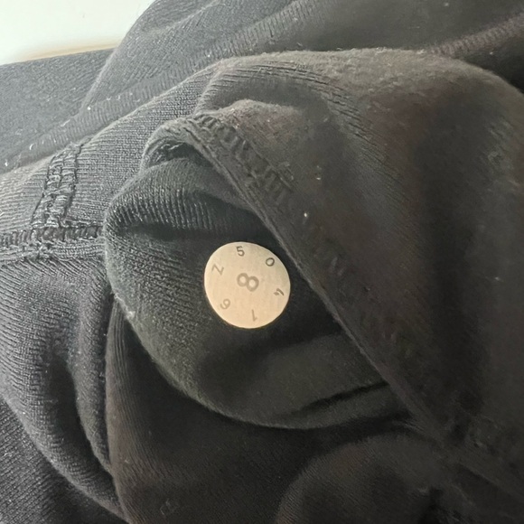 Lululemon Wunder Unders Size 8 full length - Picture 9 of 9